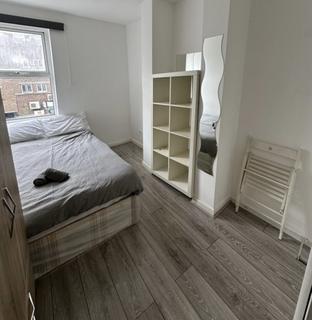 4 bedroom house share to rent, Bethnal Green Road, London E2