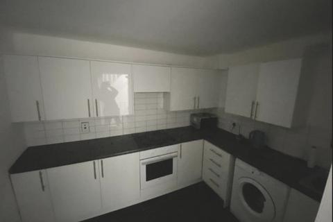 4 bedroom house share to rent, Bethnal Green Road, London E2