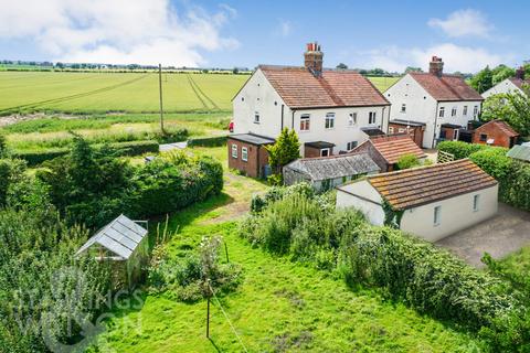 3 bedroom semi-detached house for sale, Halvergate Road, Reedham, Norwich