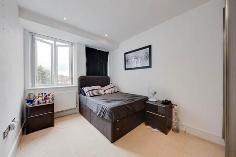 1 bedroom flat for sale, Burlington House, Swanfield Road, Waltham Cross