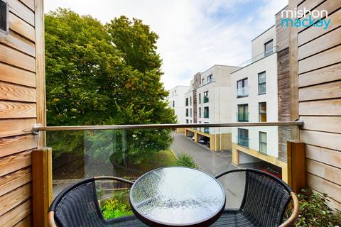 2 bedroom flat to rent, The Upper Drive, Hove, East Sussex, BN3