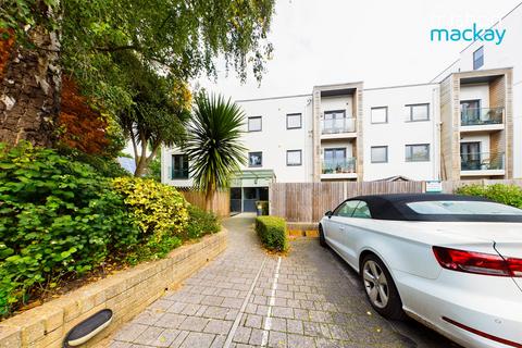 2 bedroom flat to rent, The Upper Drive, Hove, East Sussex, BN3