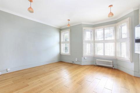 3 bedroom flat for sale, Ingelow Road, London SW8