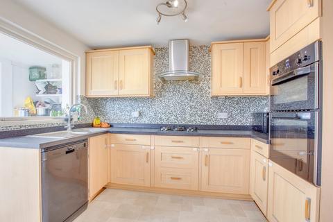 3 bedroom terraced house for sale, Hithercroft Road, High Wycombe, HP13 5RF