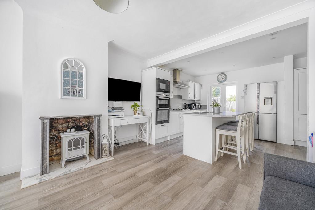 Kitchen / Reception