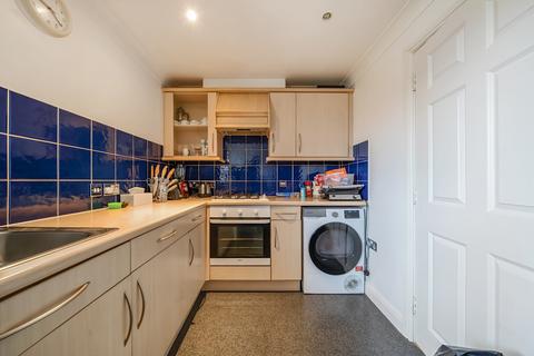 2 bedroom apartment for sale, Hubbards Close, Uxbridge, Middlesex