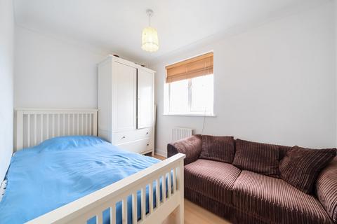 2 bedroom apartment for sale, Hubbards Close, Uxbridge, Middlesex