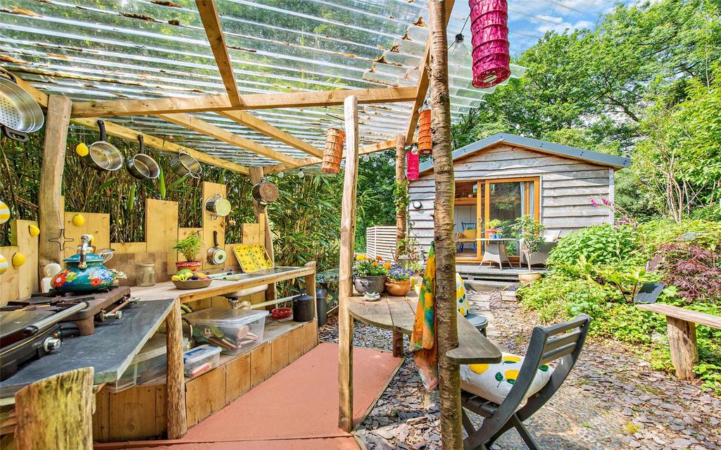 Outdoor Kitchen Area