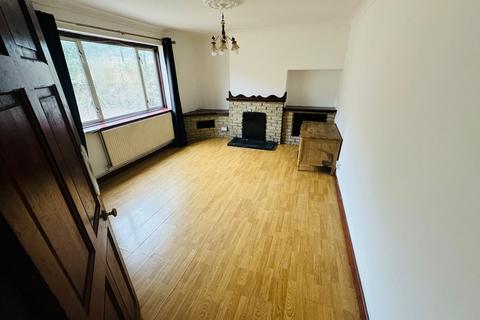 3 bedroom terraced house to rent, Limbourne Avenue, Dagenham