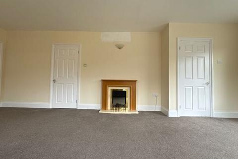 3 bedroom bungalow to rent, Basildene Close, Gilwern, Abergavenny