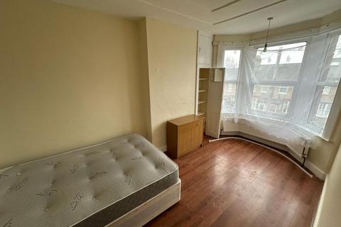 House share to rent, Chelmsford Road, London, N14