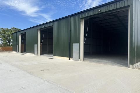 Industrial unit to rent, Bakers Lane, Braintree CM77