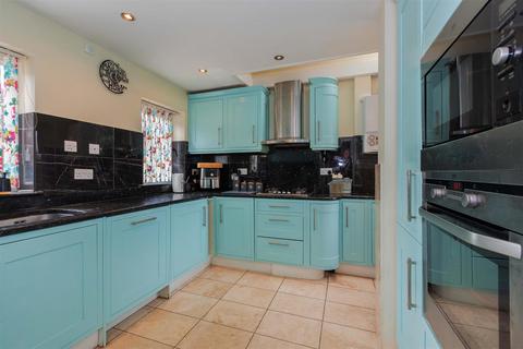 4 bedroom semi-detached house for sale, Sandringham Court, Burnham