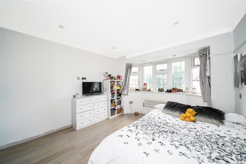 5 Heriot Avenue, London, E4 8AP