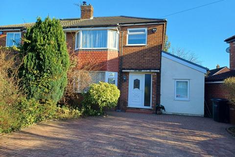 3 bedroom semi-detached house to rent, 51 Thorn Grove C/Hulme SK8 7LP