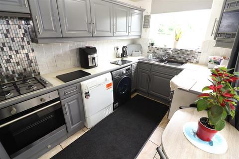 53 Irchester Road, Rushden, NN10 9XG