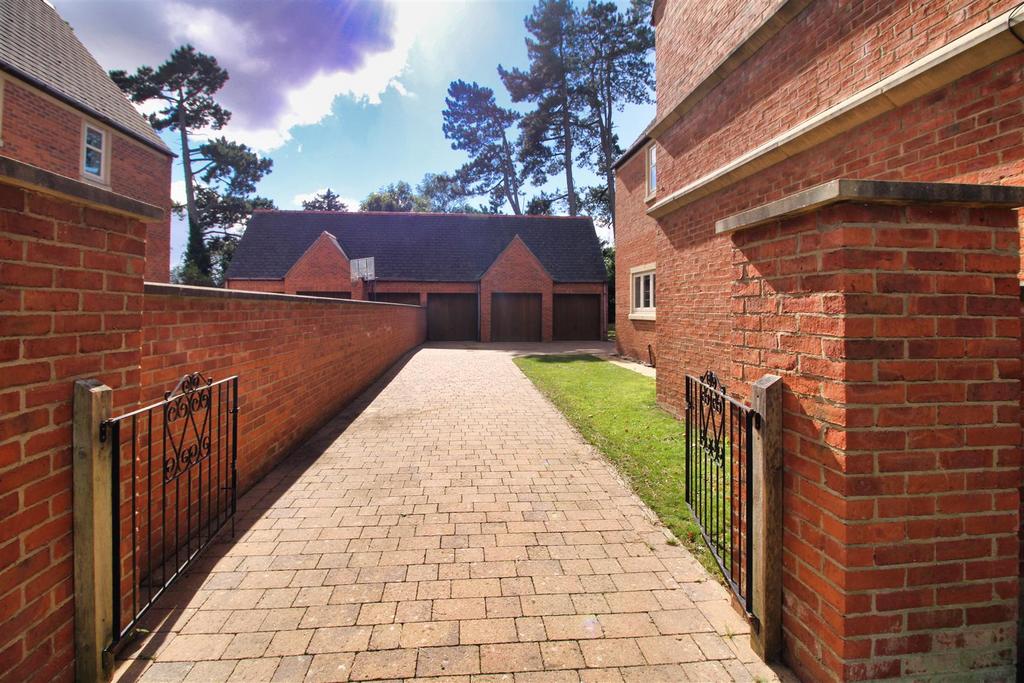 Garages and Driveway.png