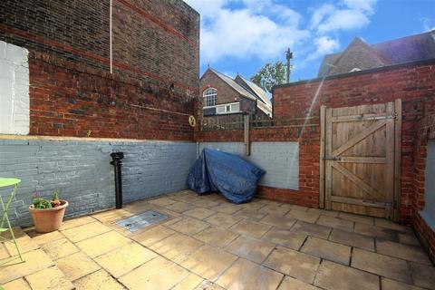 2 bedroom end of terrace house for sale, York Road, Worthing BN11