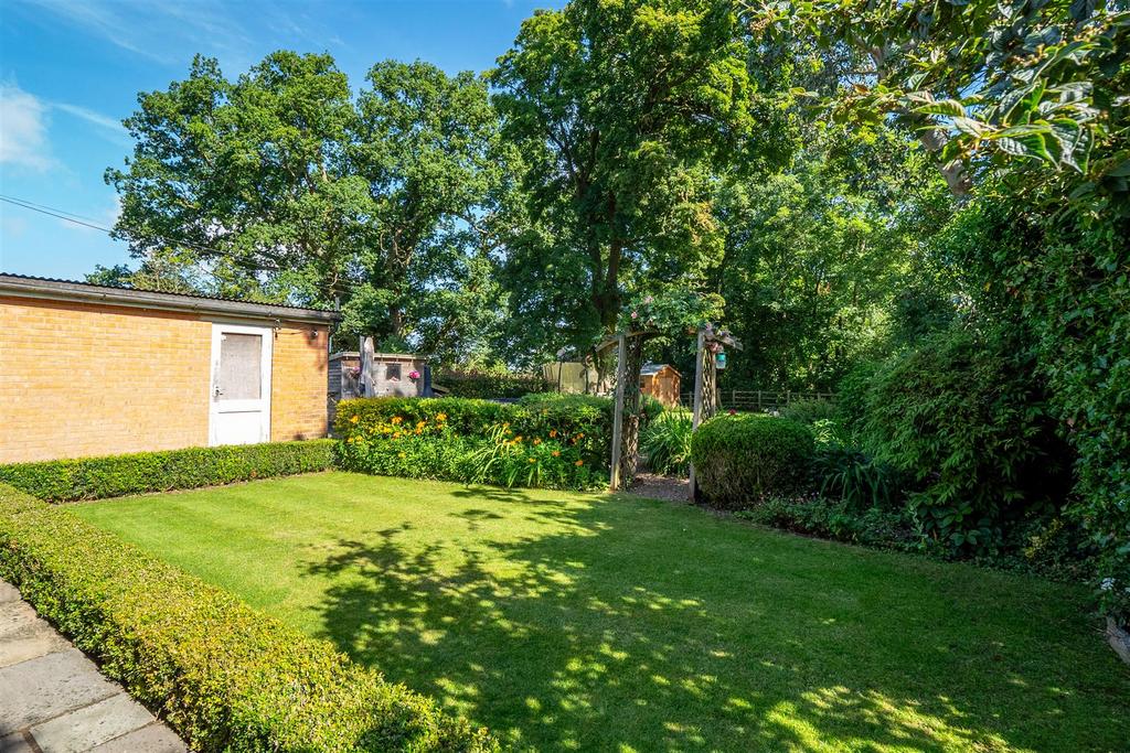 Garden Side of Patio.jpg