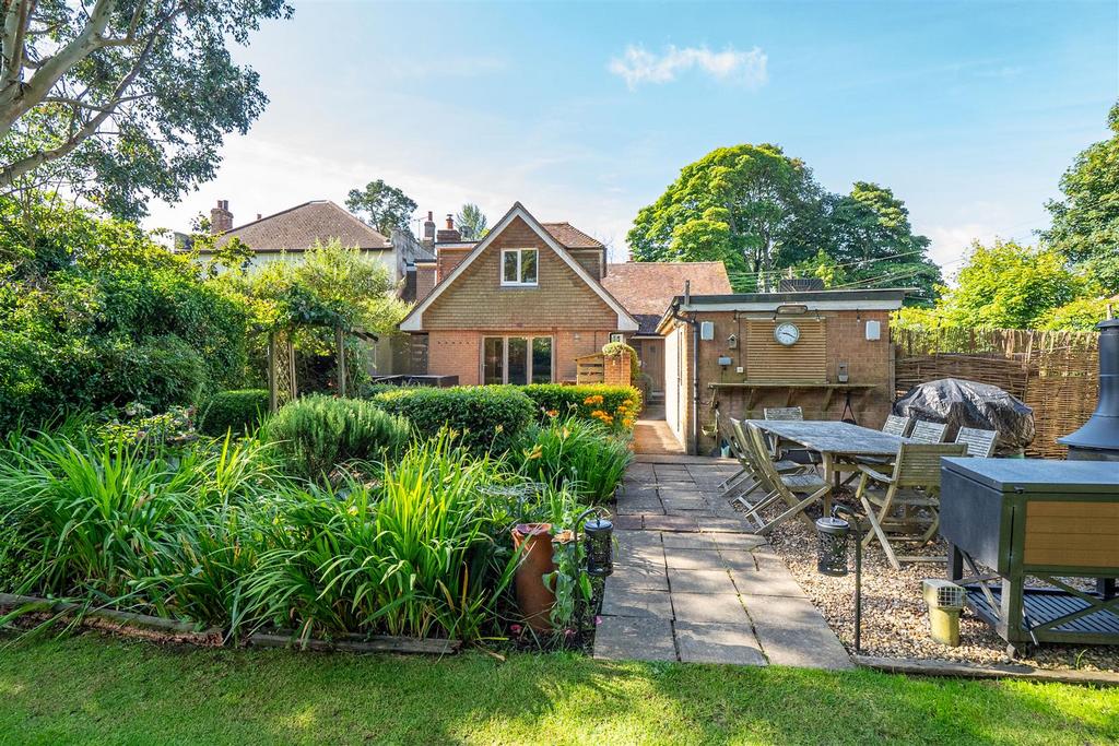 Garden View to House.jpg