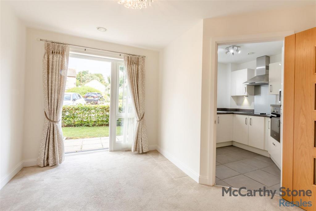 8657584-interior14.jpg