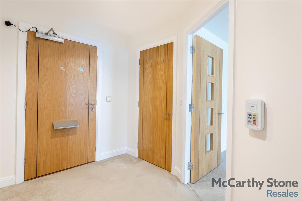 8657584-interior03.jpg