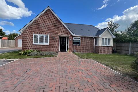 3 bedroom detached bungalow for sale, Orchard Crescent, Kirby Cross CO13