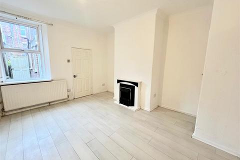 2 bedroom flat to rent, Brighton Road, Gateshead