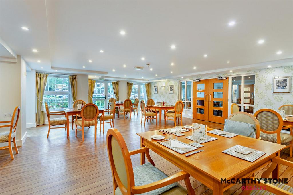 8610220-interior13-800.JPG