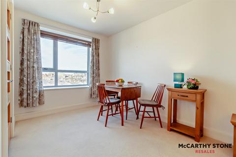 1 bedroom apartment for sale, Kingsman Court, Carnarvon Road, Clacton-On-Sea, Essex, CO15 6EE