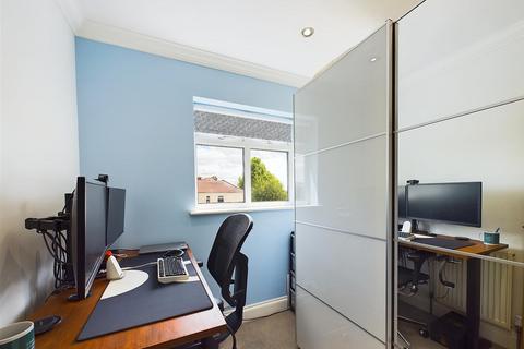 26 Bessingby Road, Ruislip, HA4 9BX