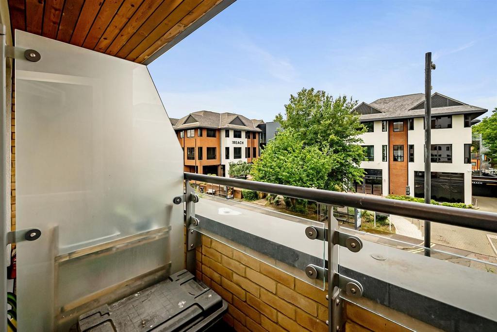 13-ce2a JH- 18 Elgar Place-21 (1)-medium.jpg