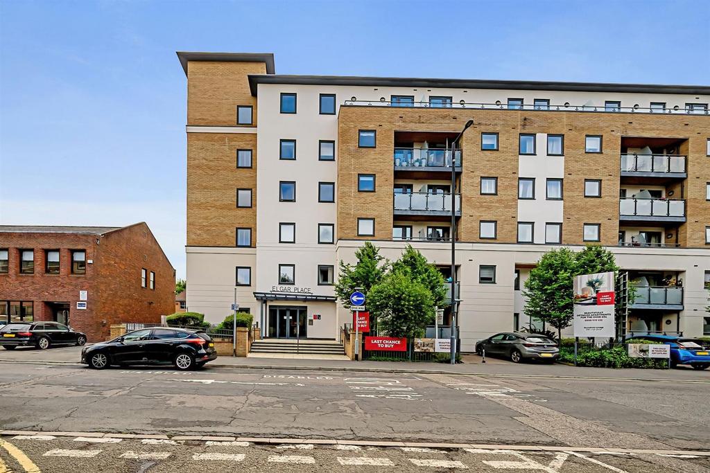 14-71b7 JH- 18 Elgar Place-23 (1)-medium.jpg