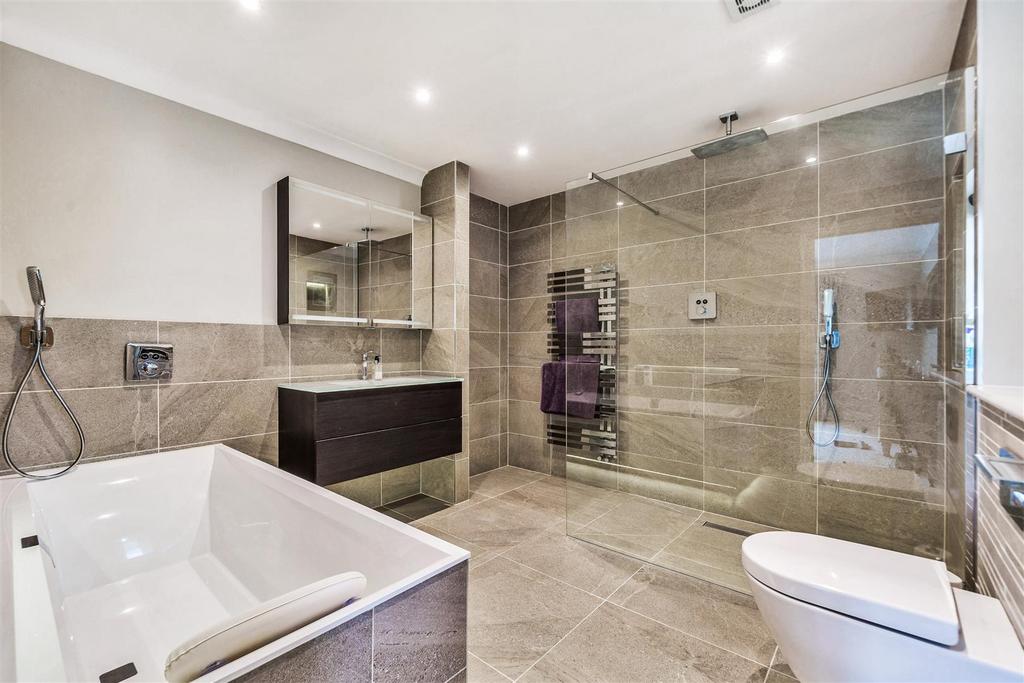 Luxury Bath/Shower Room