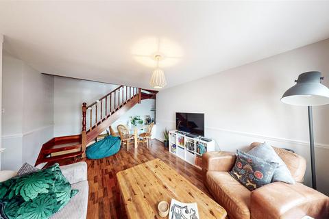 2 bedroom apartment for sale, Bethnal Green Road, London E2