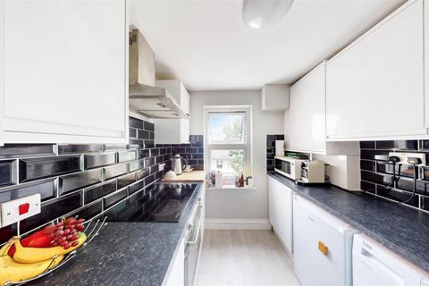 2 bedroom apartment for sale, Bethnal Green Road, London E2