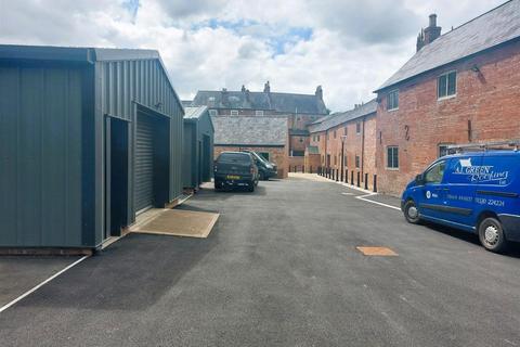 Industrial unit to rent, Burton Street, Melton Mowbray LE13