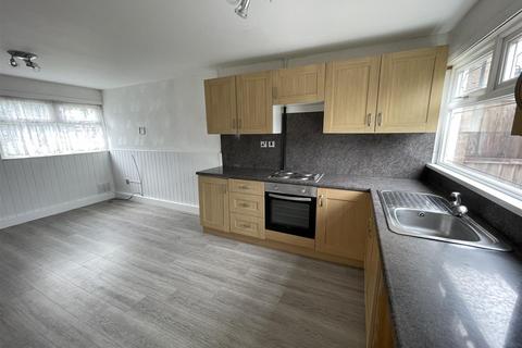 3 bedroom terraced house to rent, Nevada Way, Birmingham B37