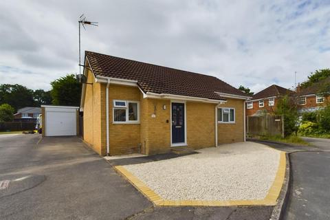 2 bedroom detached bungalow for sale, Larkfield, Basingstoke RG24