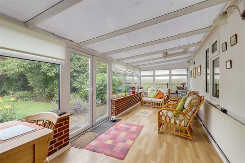 22 Compton Avenue, Goring By Sea, Worthing, BN12 4UJ