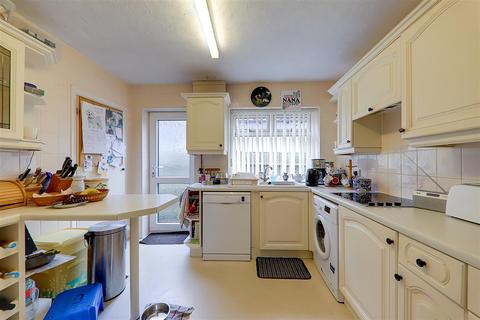 22 Compton Avenue, Goring By Sea, Worthing, BN12 4UJ