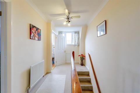 22 Compton Avenue, Goring By Sea, Worthing, BN12 4UJ