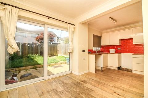 3 bedroom terraced house for sale, Bramble Road, Leigh-On-Sea
