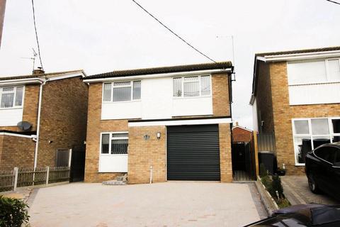 3 bedroom detached house to rent, Anchor Lane, Canewdon SS4