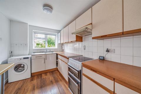 2 bedroom house for sale, Smith Street, Surbiton