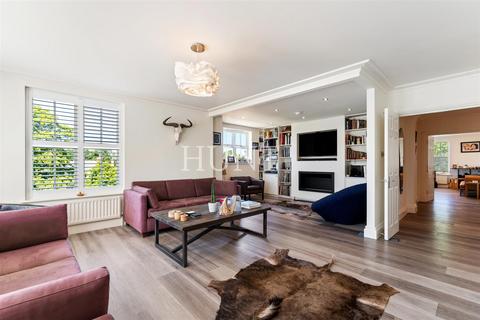 4 bedroom apartment for sale, Bradfield House, Repton Park, Woodford Green, Essex