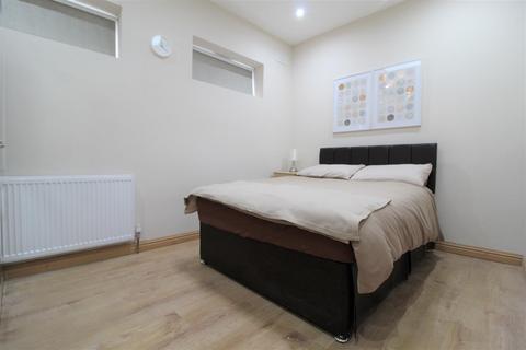 5 bedroom house share to rent, Meadvale Road, Croydon