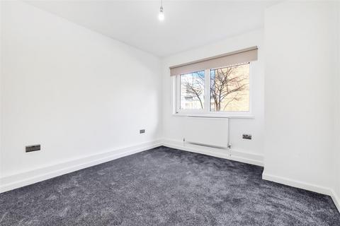 2 bedroom apartment to rent, Langdon House, Canary Wharf, E14