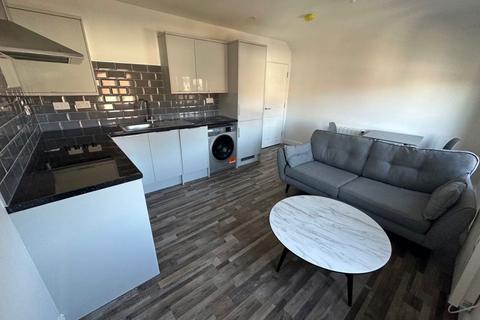 2 bedroom flat to rent, 2 Marsh Vale, Flat 3