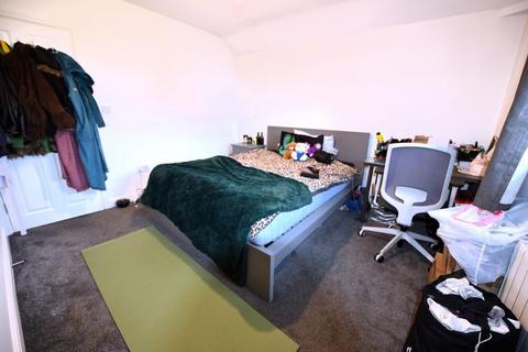 2 bedroom flat to rent, 2 Marsh Vale, Flat 3